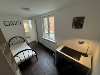 Student-Room-60