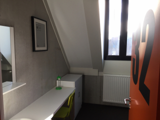E1---Room-32-loft-bed