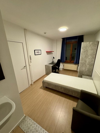 Student-Room-63