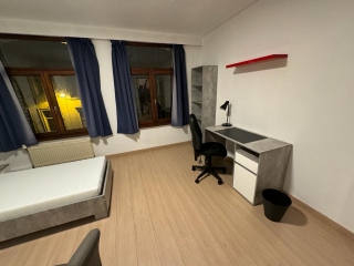 Student-Room-64